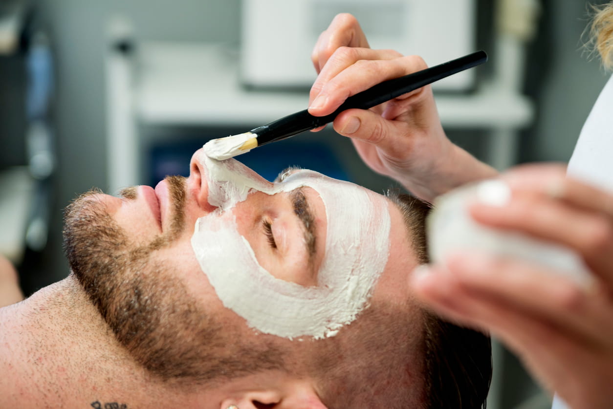 MEN’S SIGNATURE FACIAL BRAMPTON