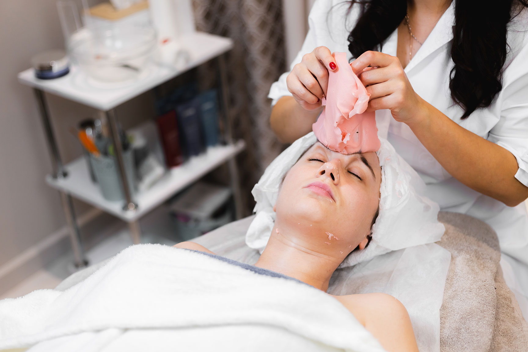 Medical Aesthetics Diploma: Build a Career in Advanced Skincare and Beauty<br />
